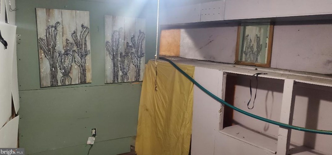 52 Randall Ave, Trenton NJ  08611-3106 exterior