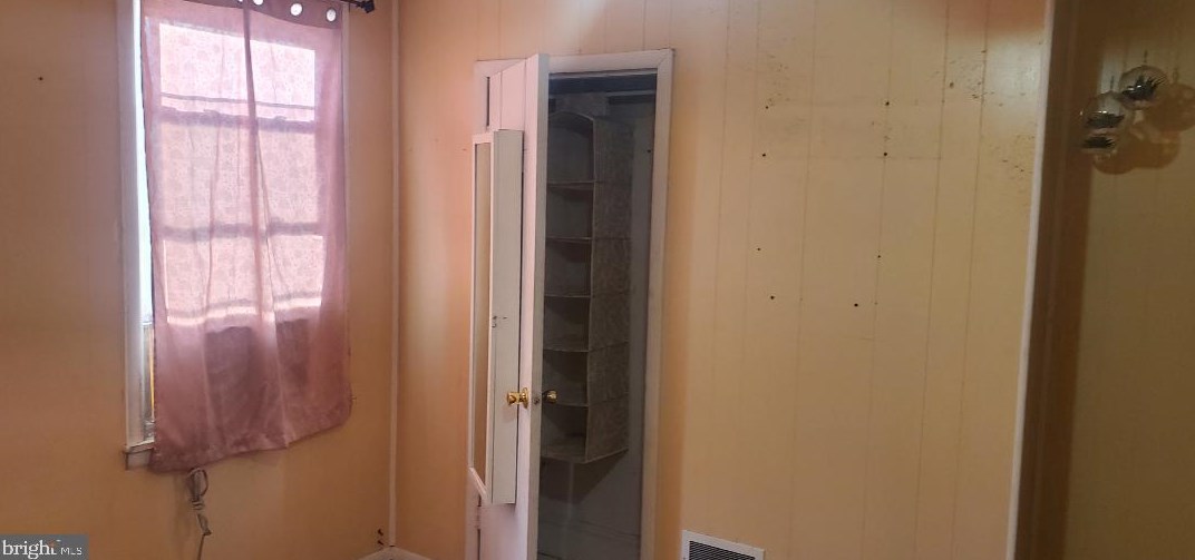 52 Randall Ave, Trenton NJ  08611-3106 exterior