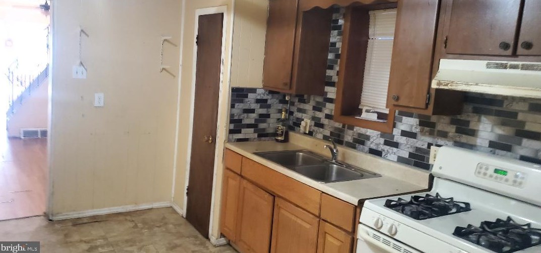 52 Randall Ave, Trenton NJ  08611-3106 exterior