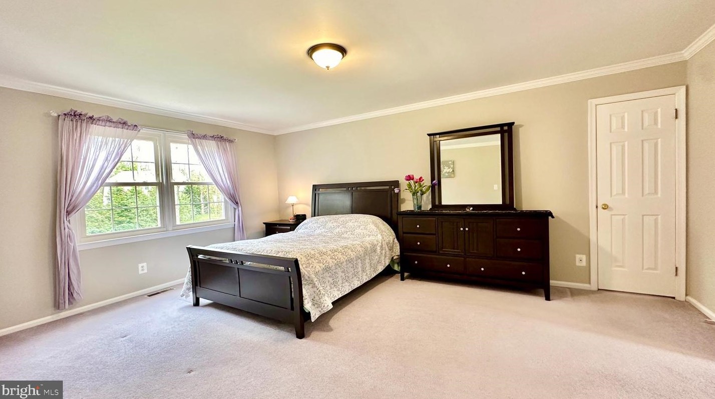 38 Winthrop Rd, Trenton NJ  08648-1559 exterior