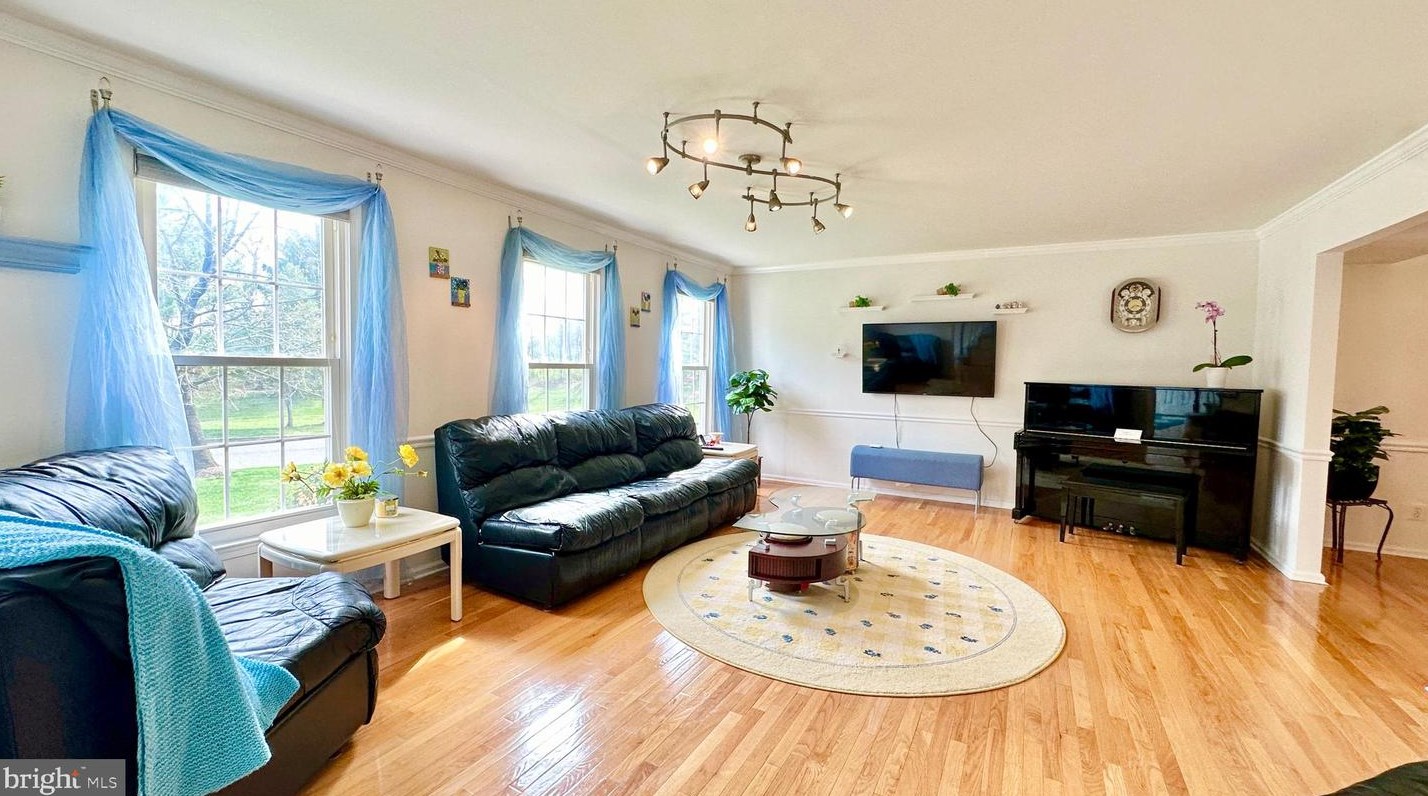 38 Winthrop Rd, Trenton NJ  08648-1559 exterior