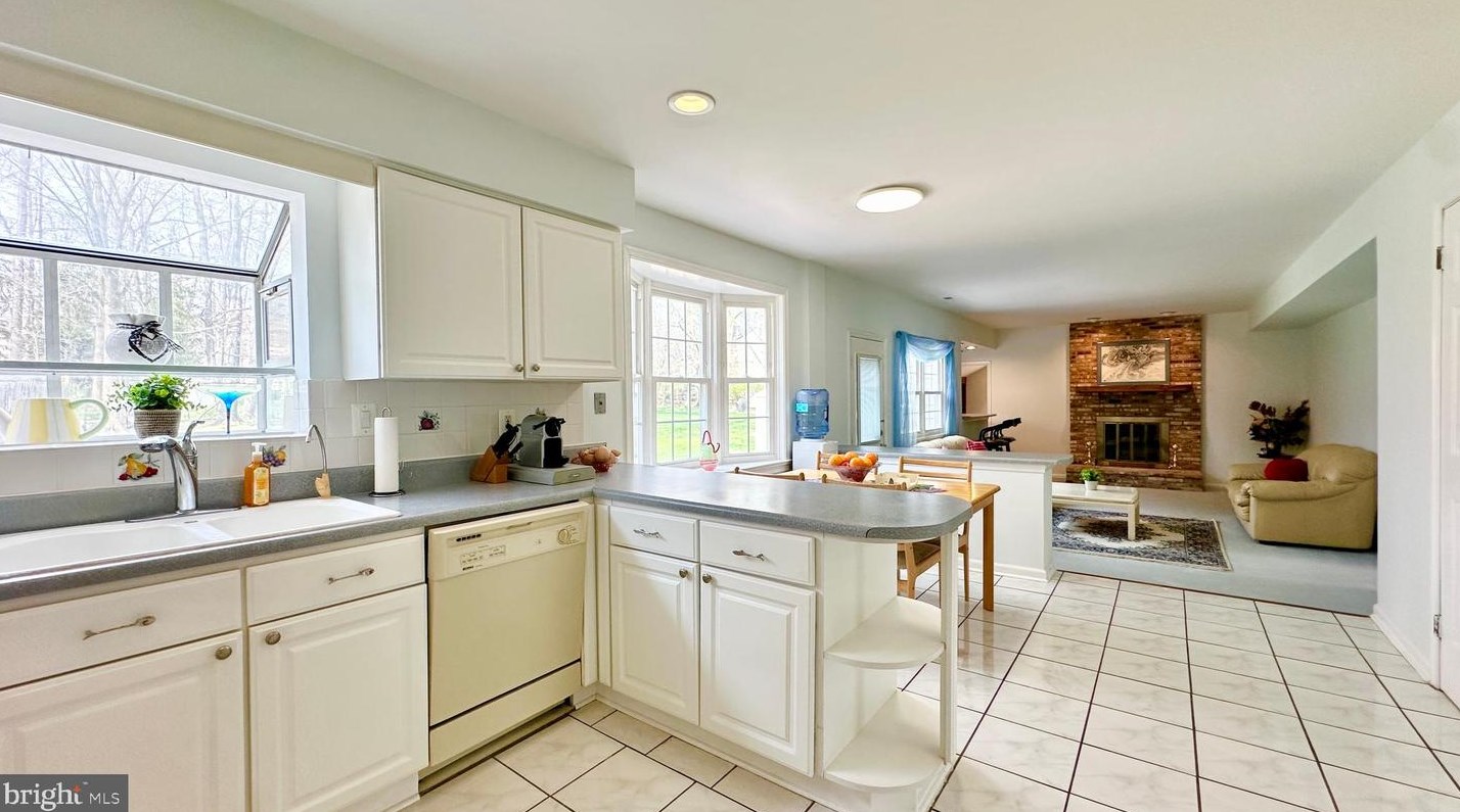 38 Winthrop Rd, Trenton NJ  08648-1559 exterior