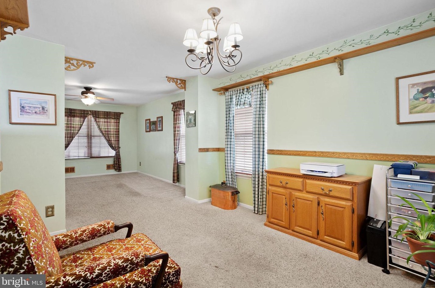 49 Kristopher Dr, Trenton NJ 08620-3005 exterior