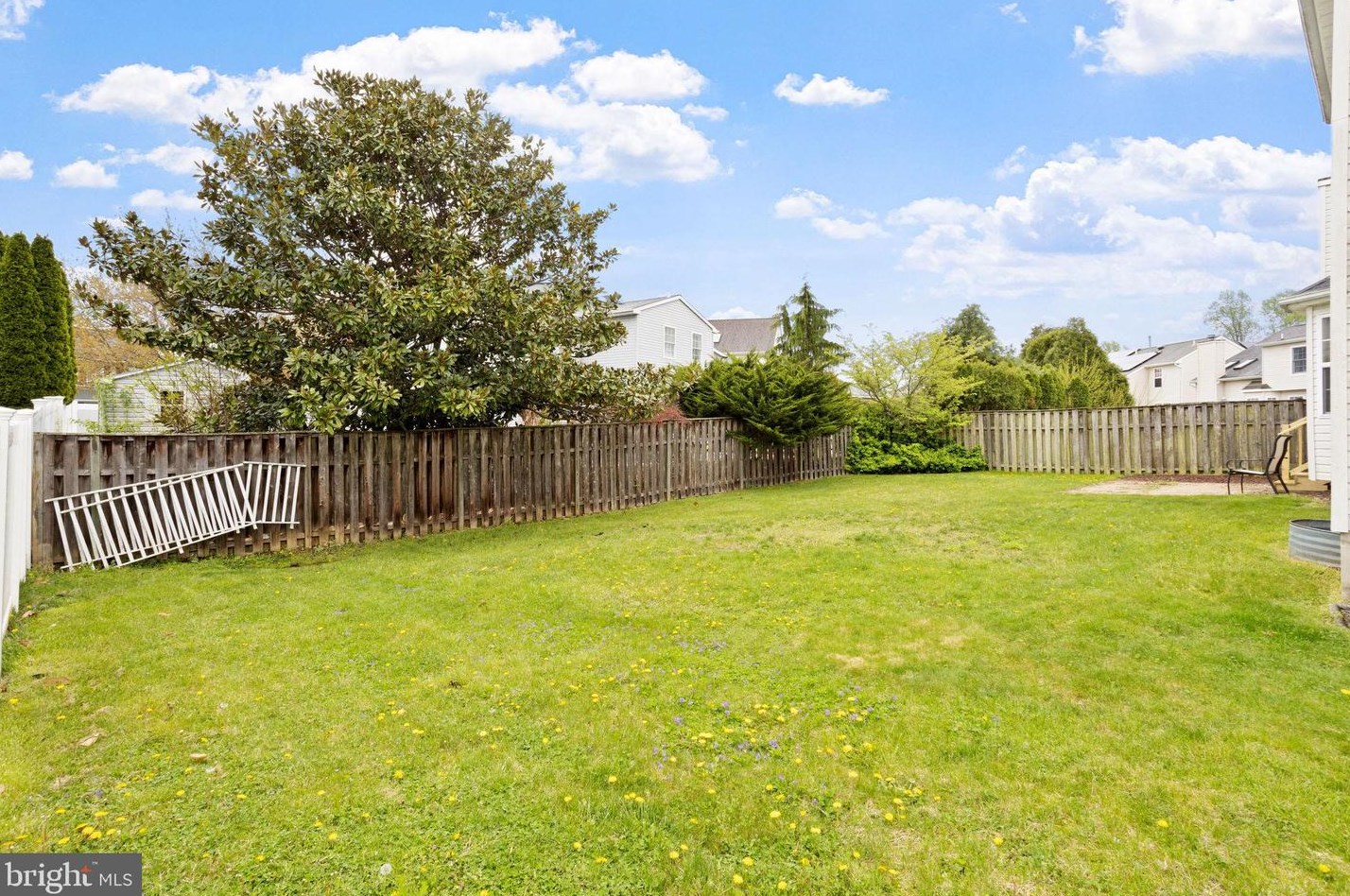 49 Kristopher Dr, Trenton NJ 08620-3005 exterior