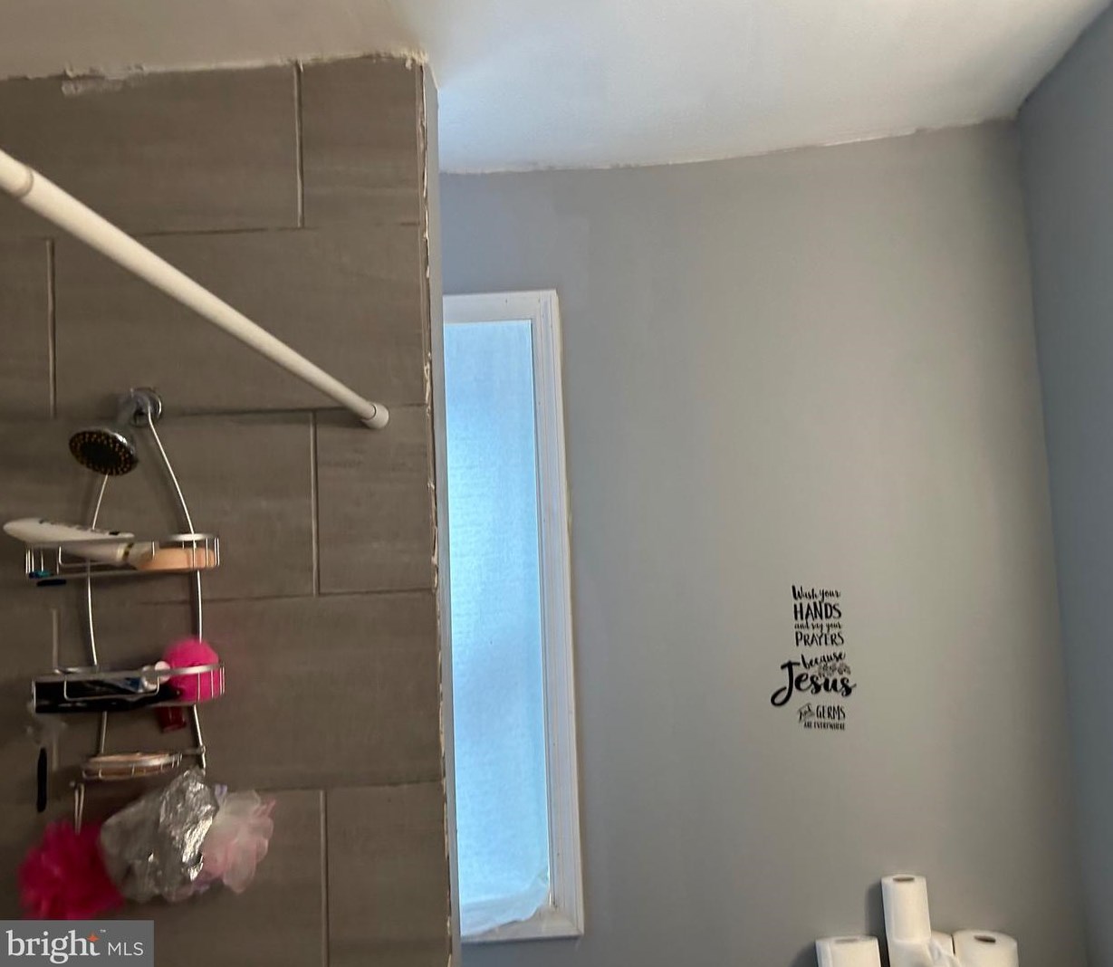 32 Commerce St, Trenton NJ  08618-3909 exterior