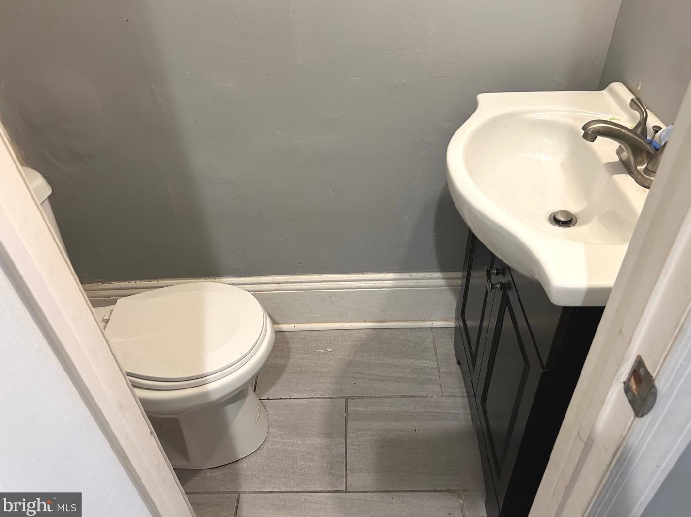 32 Commerce St, Trenton NJ  08618-3909 exterior