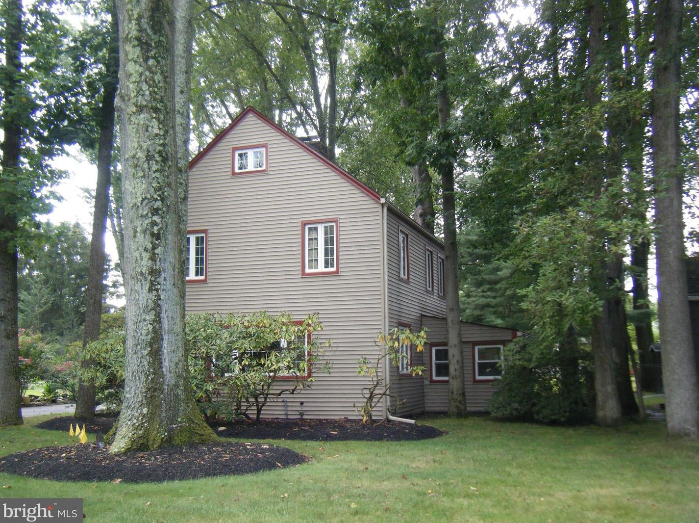 1445 Stuyvesant Ave, Trenton NJ 08618-4104 exterior