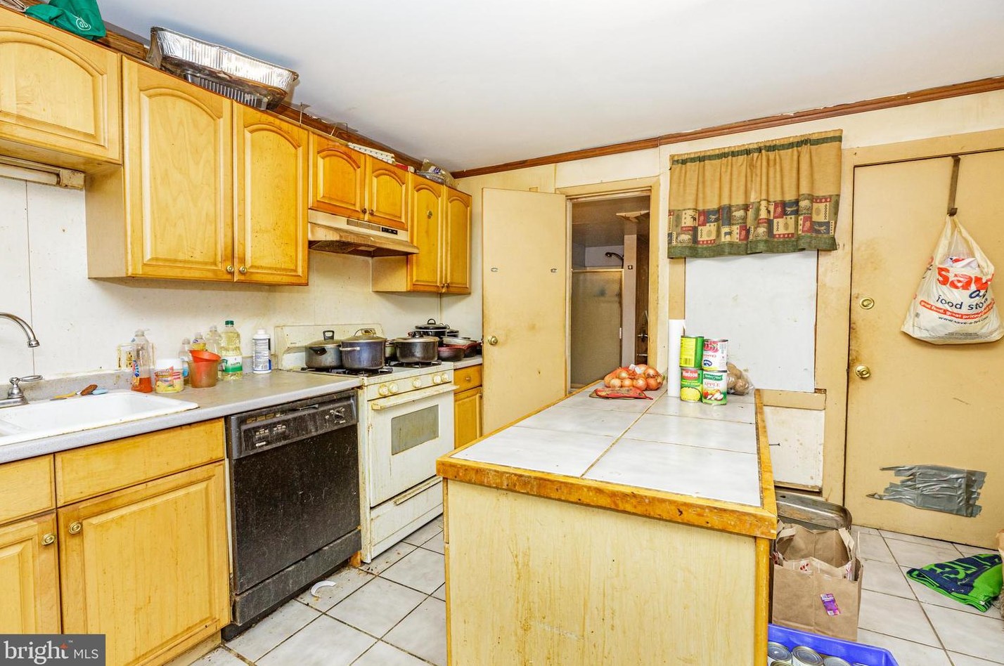 61 Chase St, Trenton NJ 08638-4205 exterior