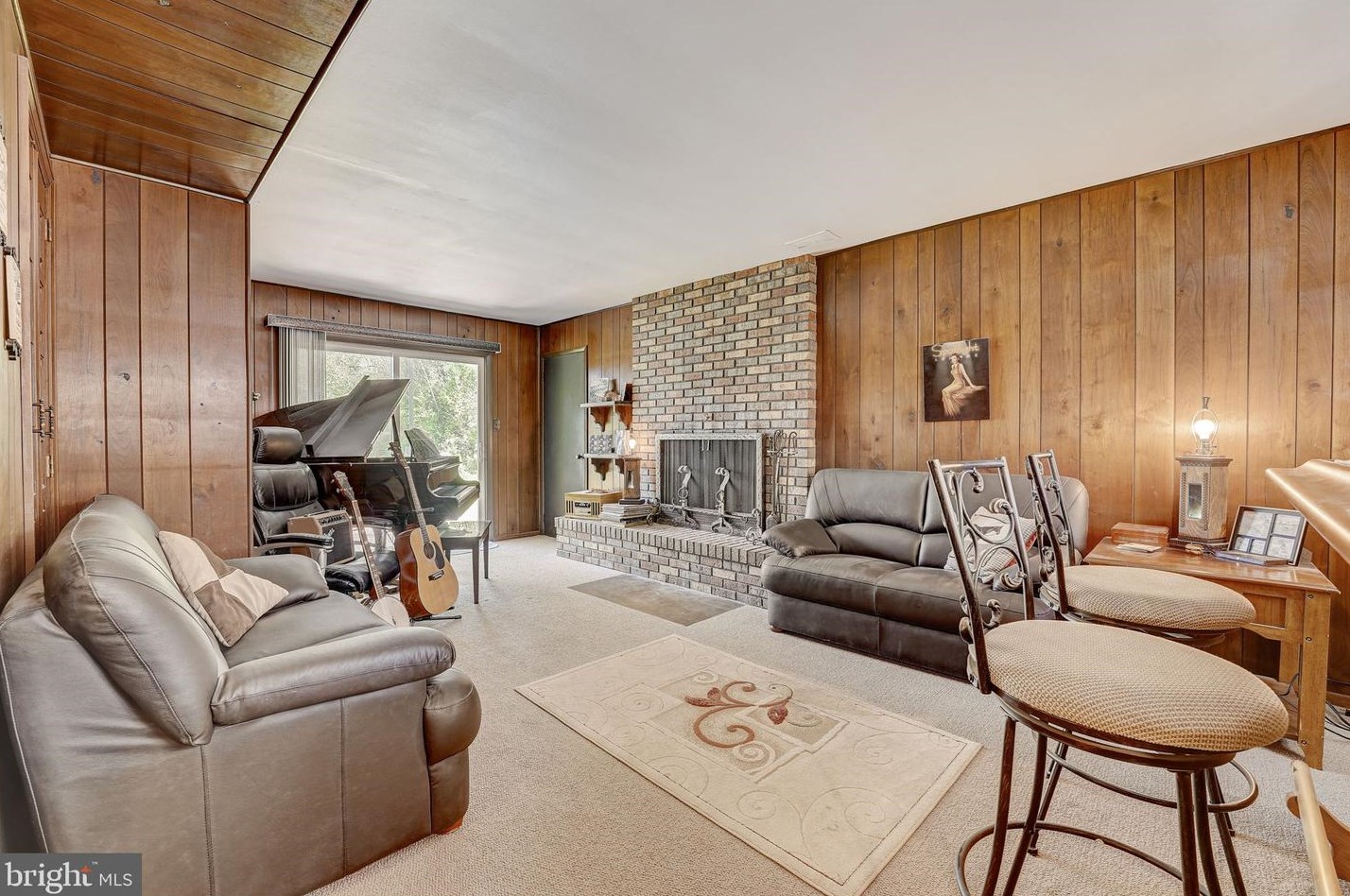 4 Rosetree Ln, Trenton NJ 08648-3232 exterior