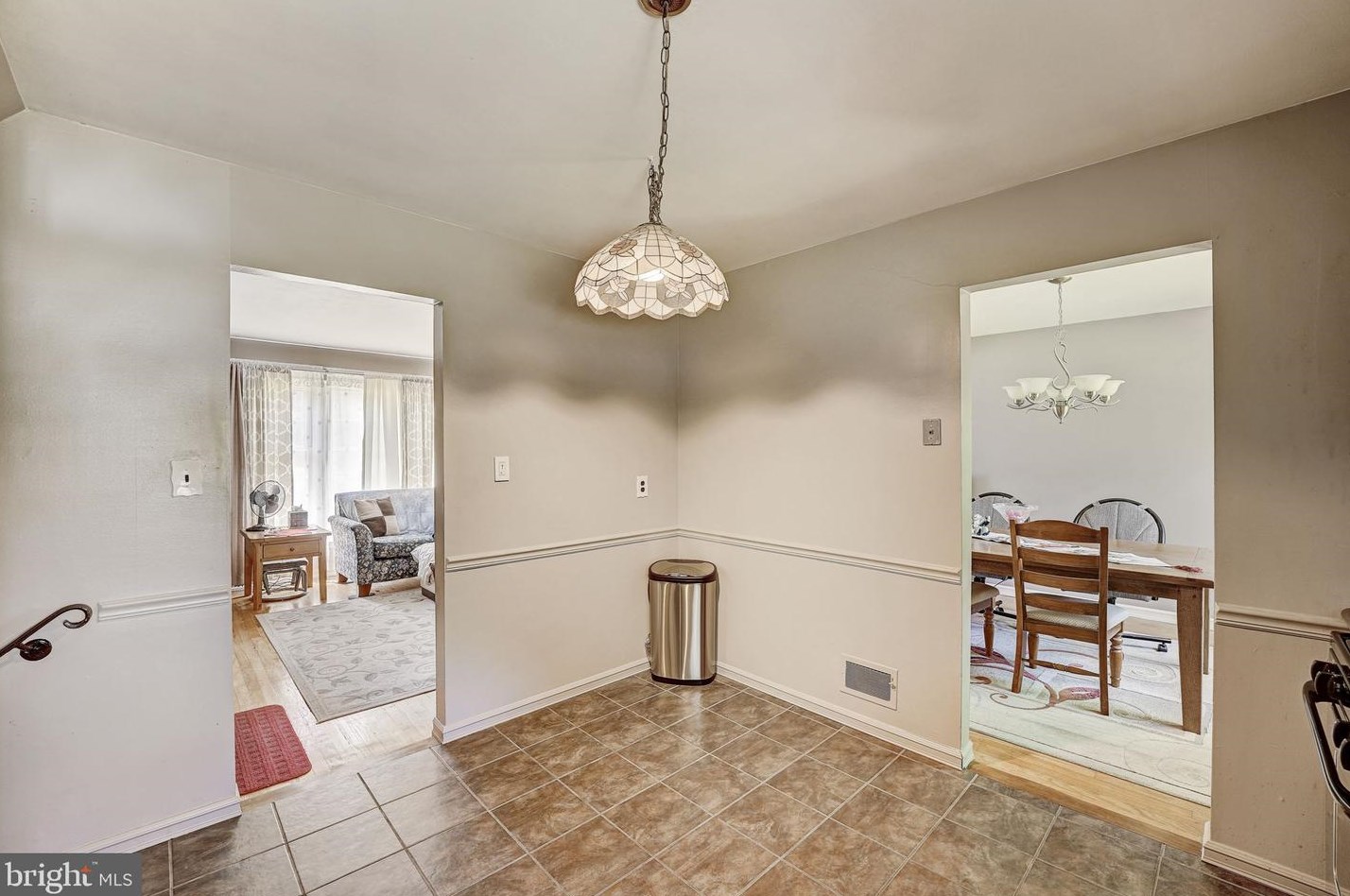 4 Rosetree Ln, Trenton NJ 08648-3232 exterior