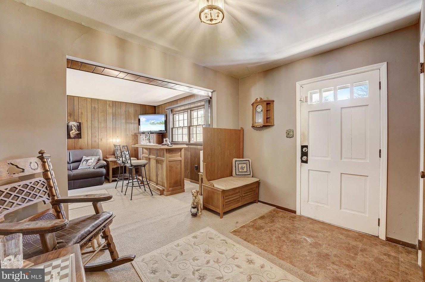 4 Rosetree Ln, Trenton NJ 08648-3232 exterior