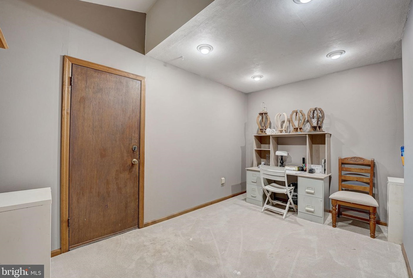 4 Rosetree Ln, Trenton NJ 08648-3232 exterior