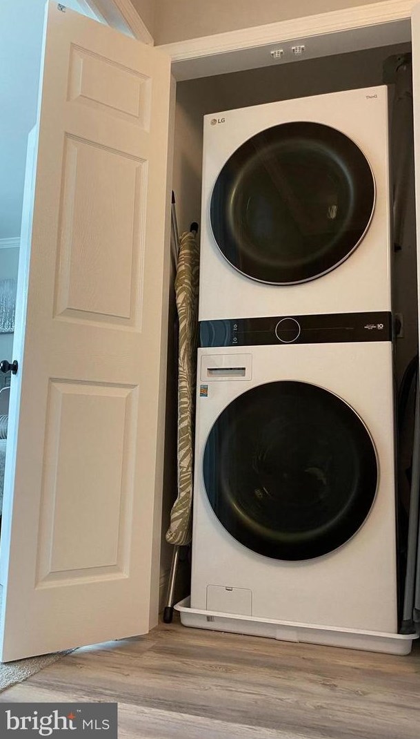 18 Goldenrod Ct, Trenton NJ  08690-3322 exterior