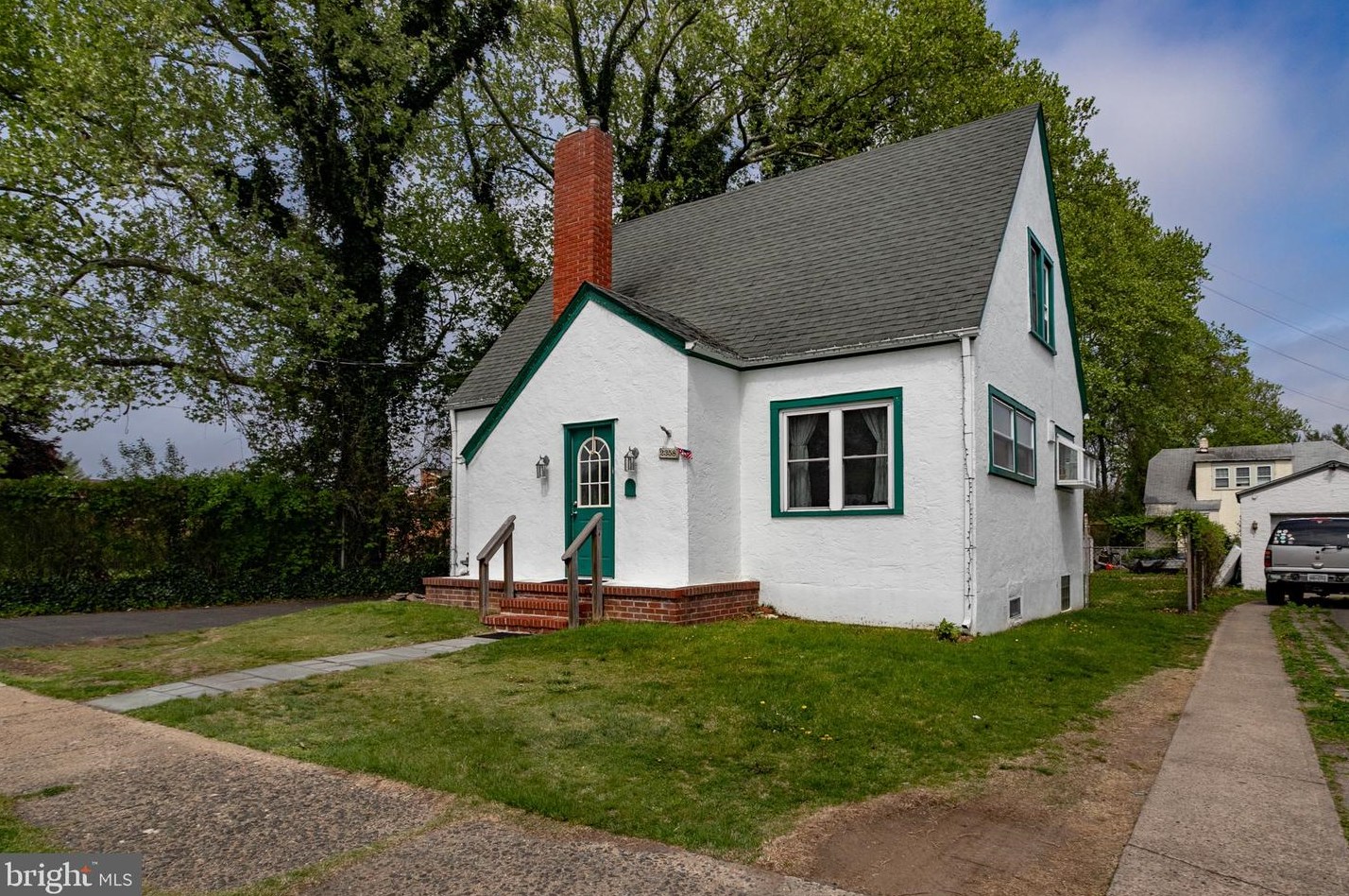 2358 Hamilton Ave, Trenton NJ  08619-3007 exterior