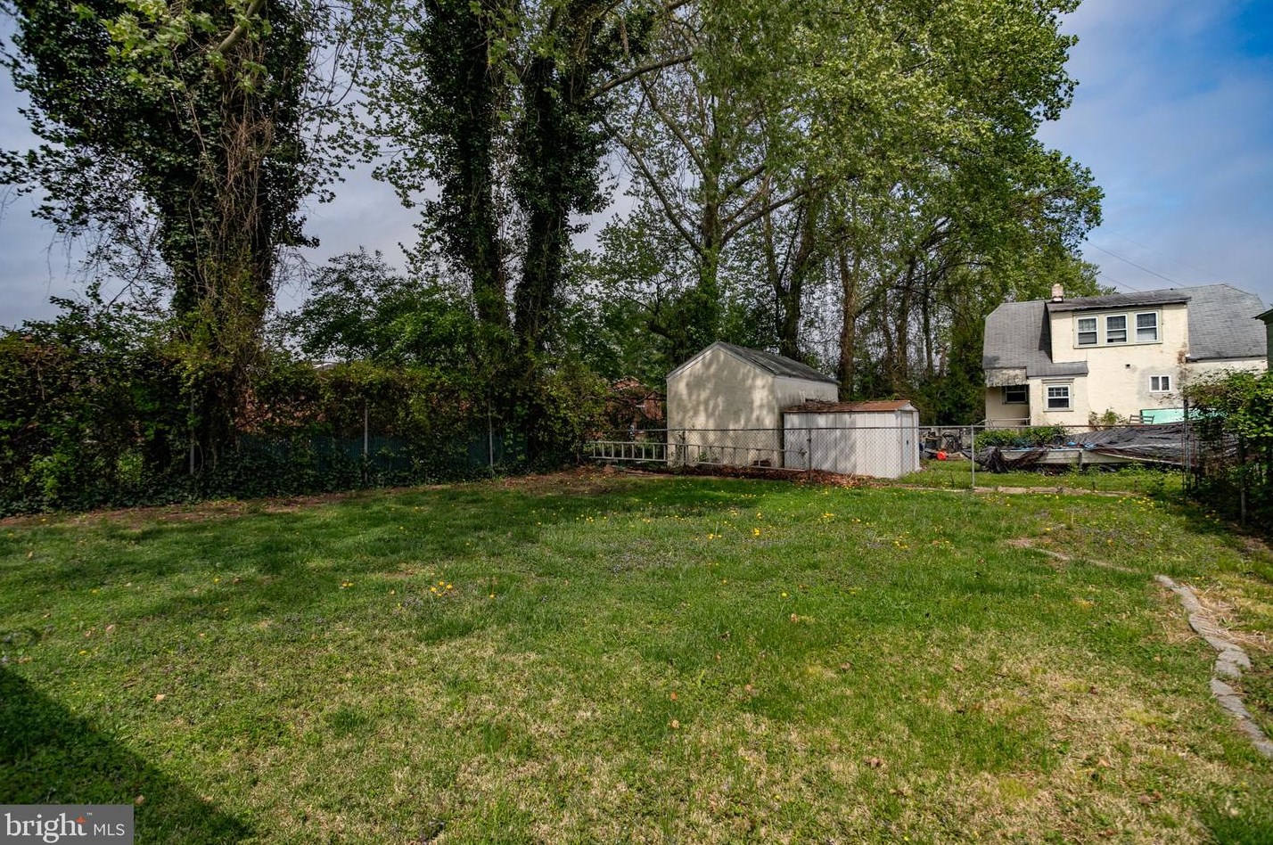 2358 Hamilton Ave, Trenton NJ  08609-2706 exterior