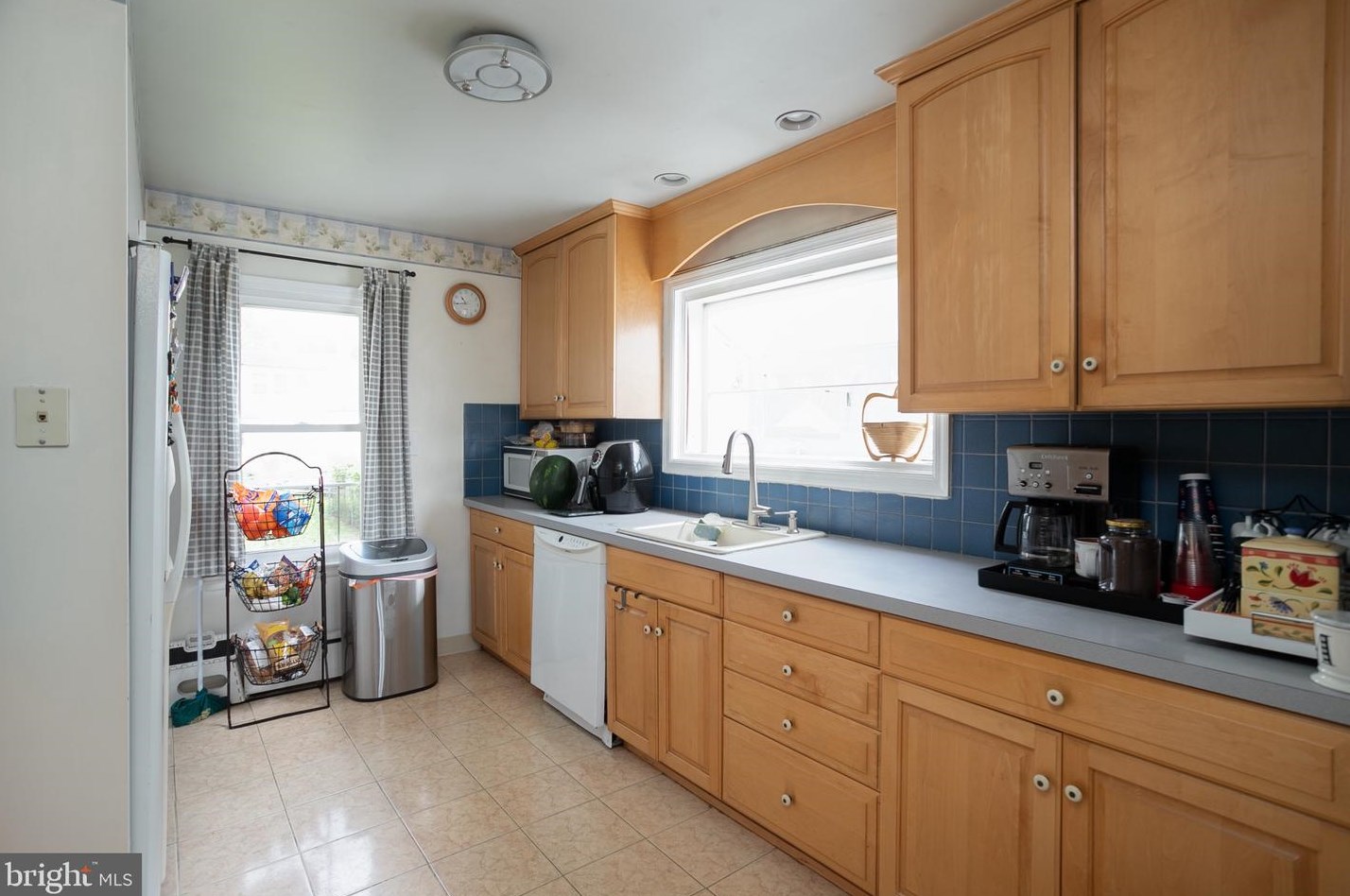 2358 Hamilton Ave, Trenton NJ  08609-2706 exterior