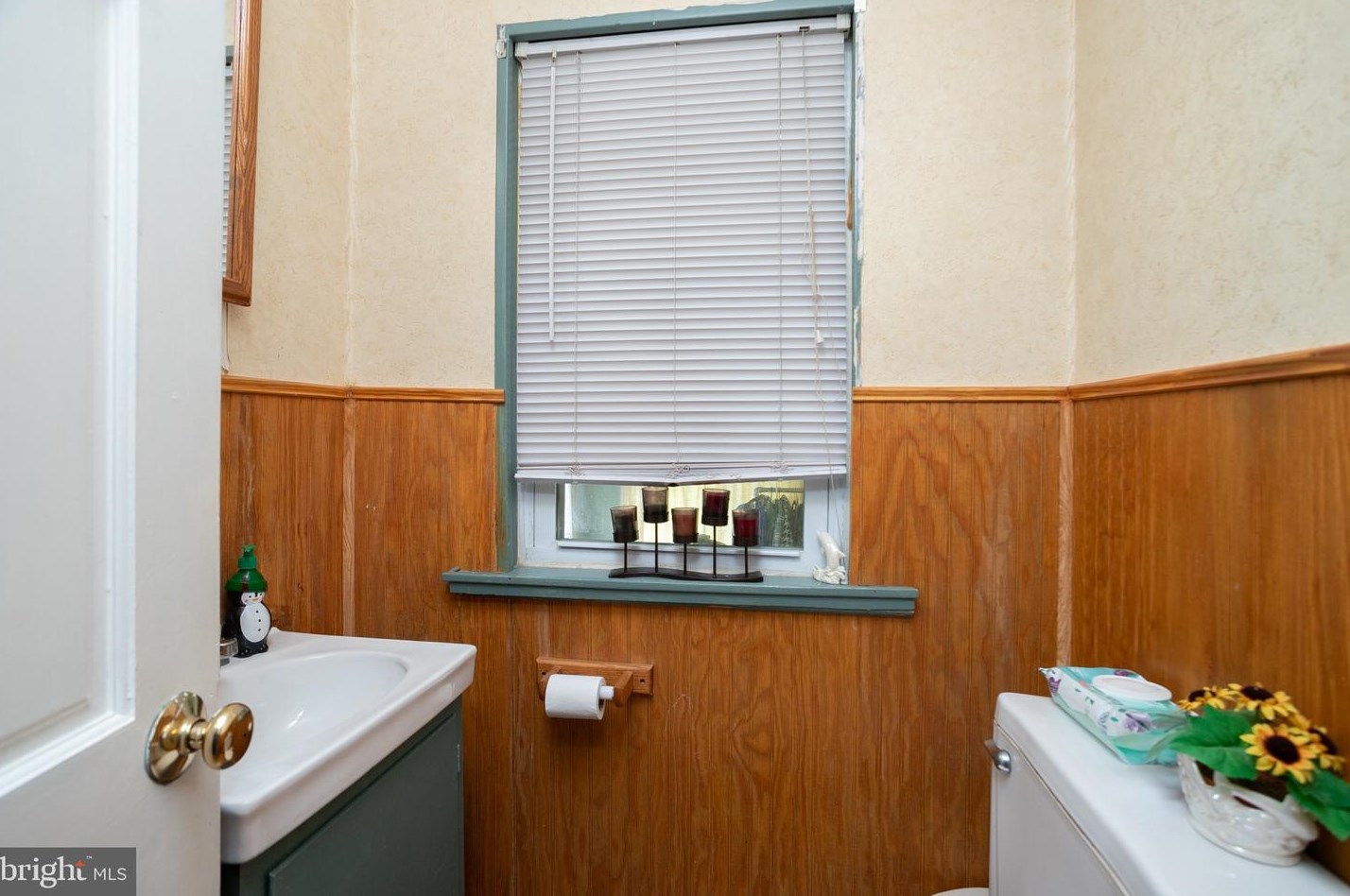 2358 Hamilton Ave, Trenton NJ  08609-2706 exterior