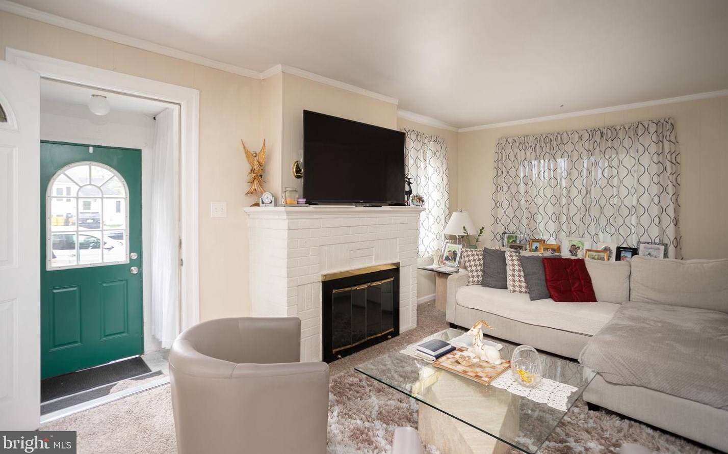 2358 Hamilton Ave, Trenton NJ  08609-2706 exterior