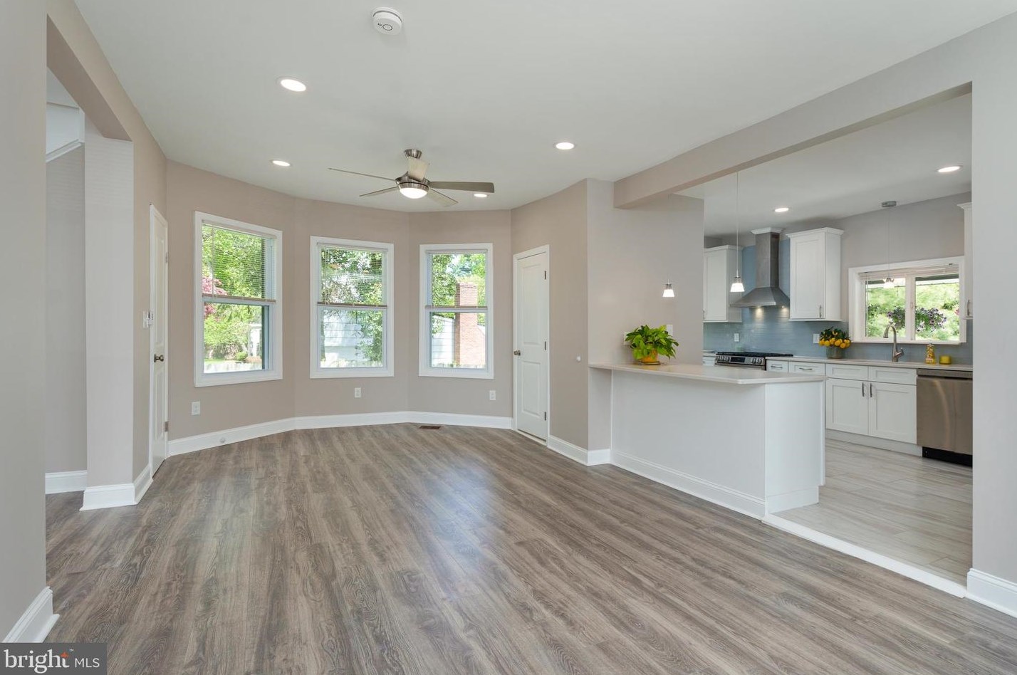 1708 Lawrence Rd, Trenton NJ 08648 exterior