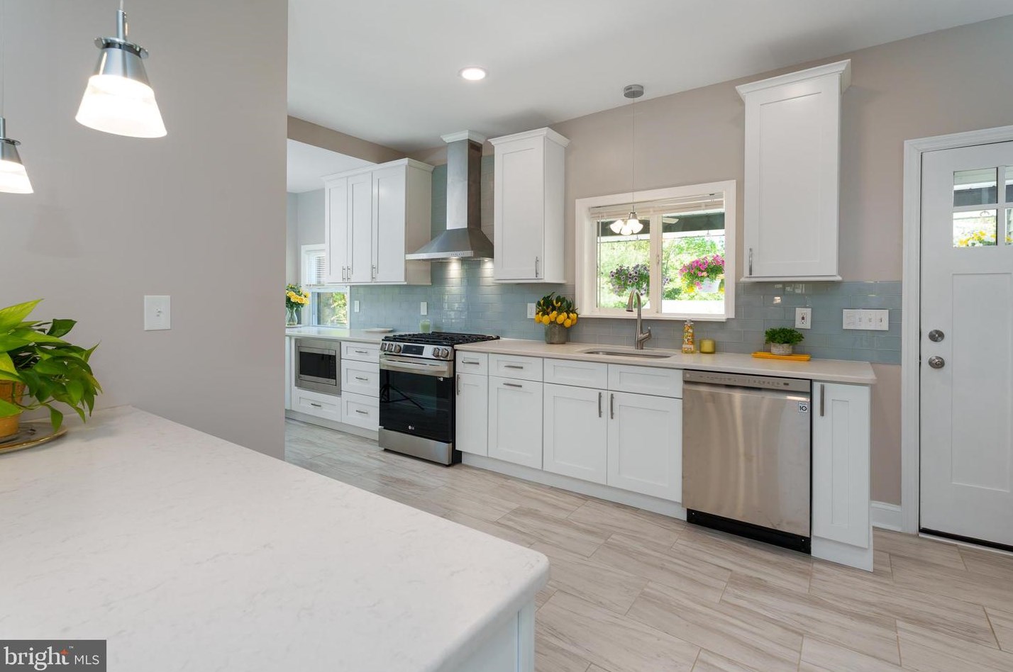 1708 Lawrence Rd, Trenton NJ 08648 exterior