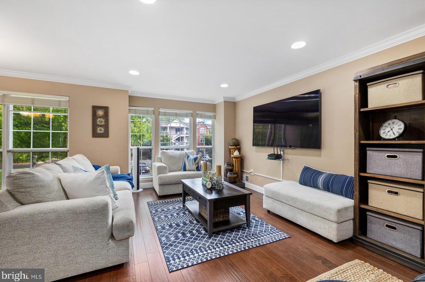 61 Lehavre Ct, Trenton NJ  08619-4724 exterior