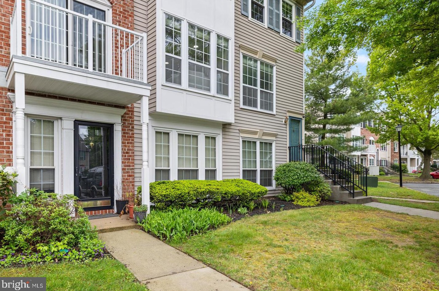 61 Lehavre Ct, Trenton NJ  08619-4724 exterior