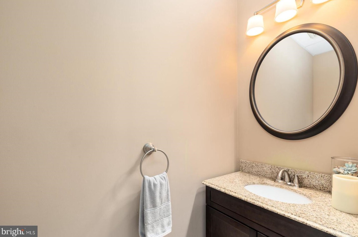 61 Lehavre Ct, Trenton NJ  08619-4724 exterior