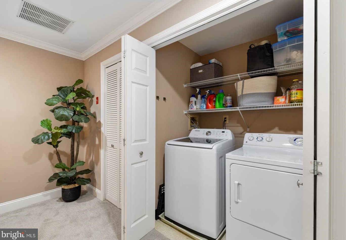 61 Lehavre Ct, Trenton NJ  08619-4724 exterior