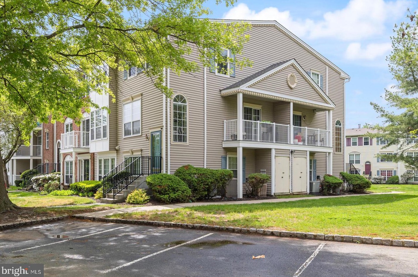 61 Lehavre Ct, Trenton NJ  08619-4724 exterior