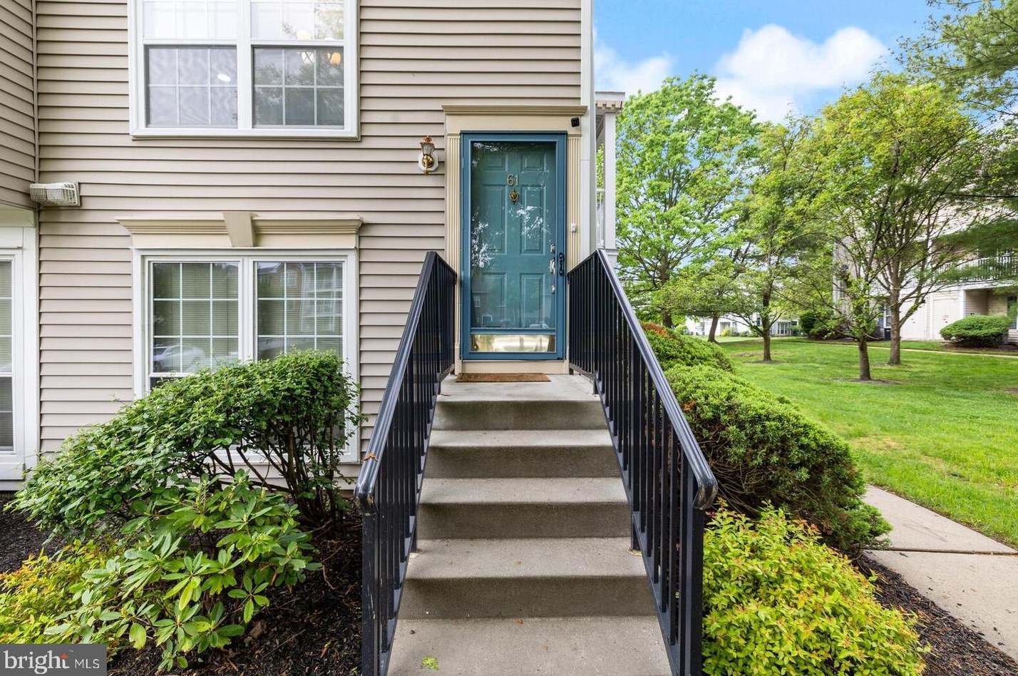 61 Lehavre Ct, Trenton NJ  08619-4724 exterior