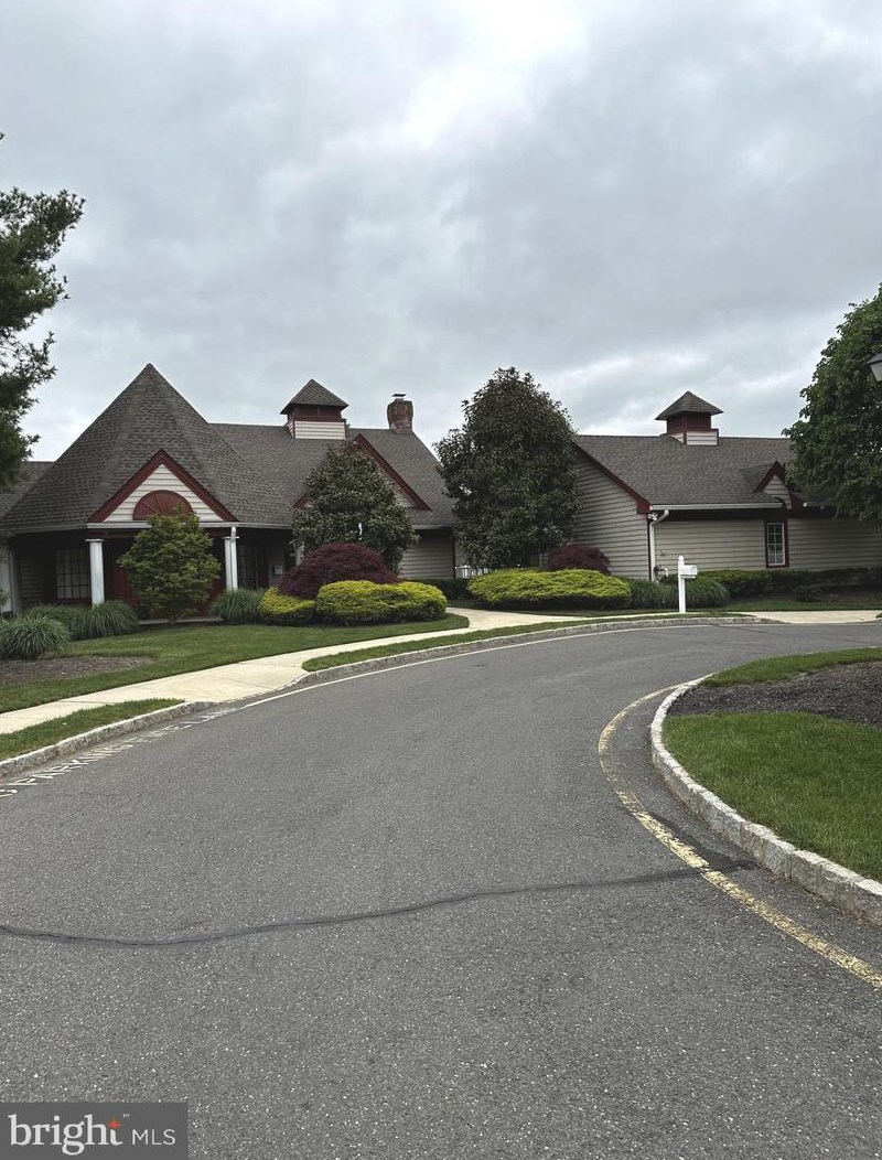 165 Wyndham Pl, Trenton NJ 08691-3133 exterior