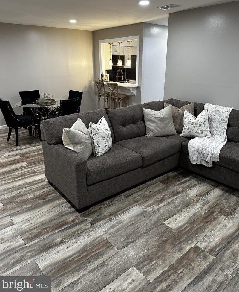 165 Wyndham Pl, Trenton NJ 08691-3133 exterior