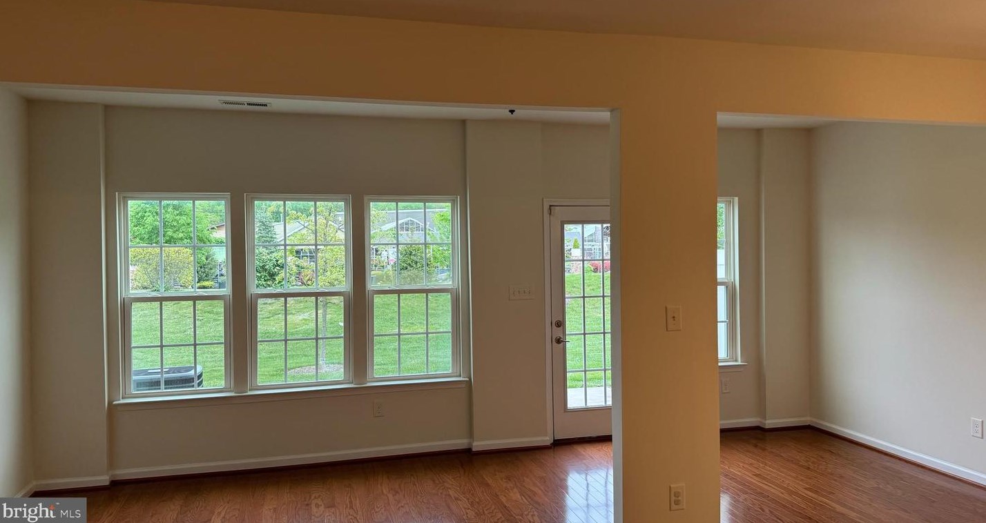 24 Sundance Dr, Trenton NJ 08619-3968 exterior