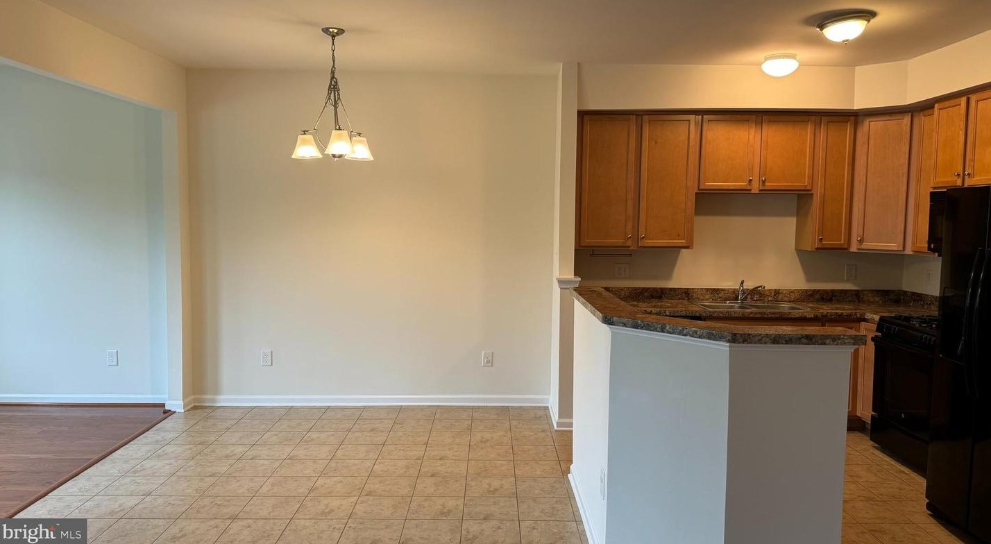 24 Sundance Dr, Trenton NJ 08619-3968 exterior