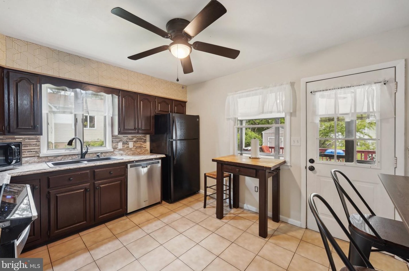 9 Hawthorne Ave, Trenton NJ  08638-2823 exterior