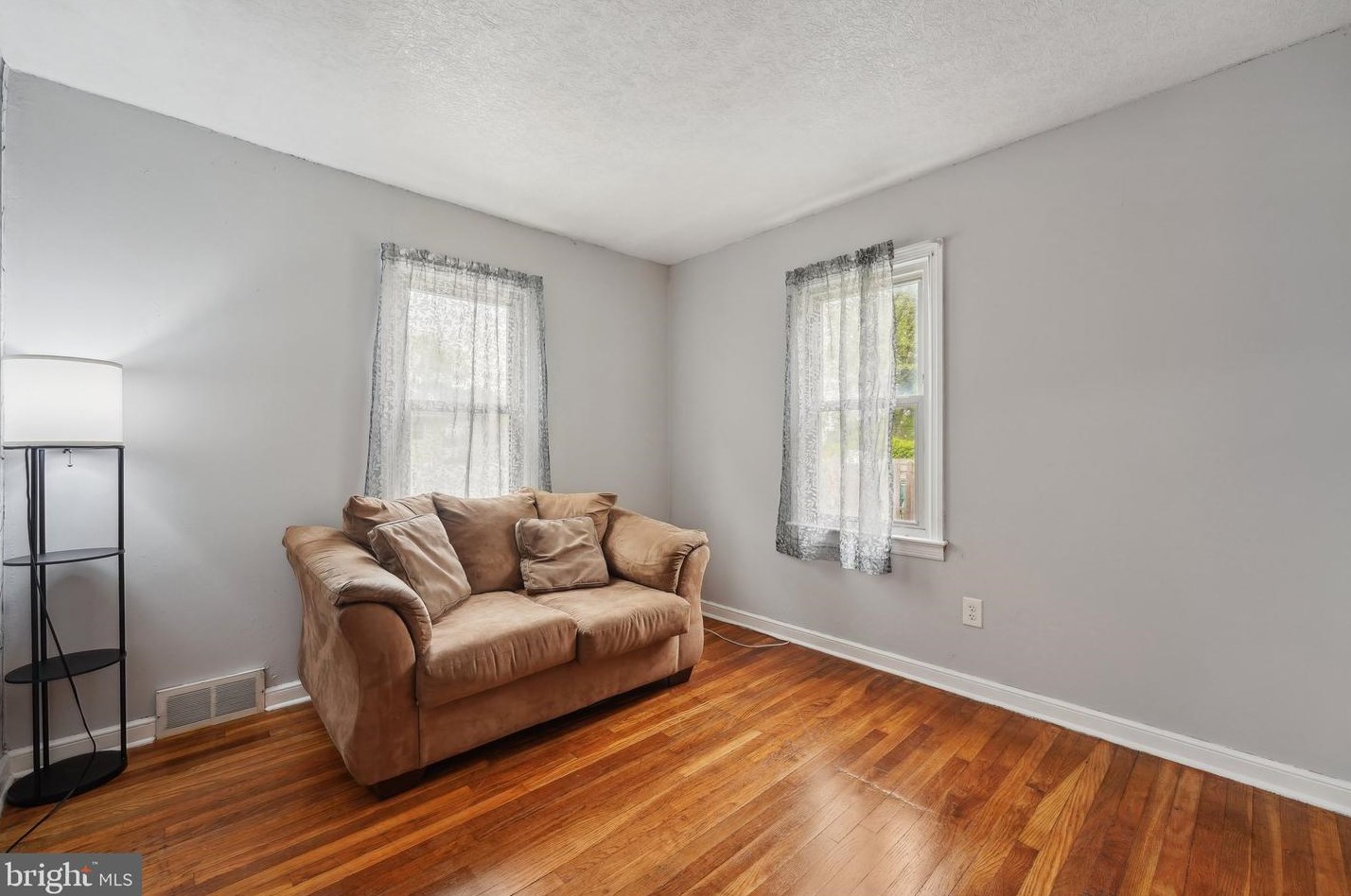 9 Hawthorne Ave, Trenton NJ  08638-2823 exterior