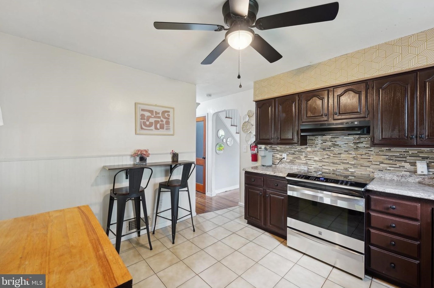9 Hawthorne Ave, Trenton NJ  08638-2823 exterior