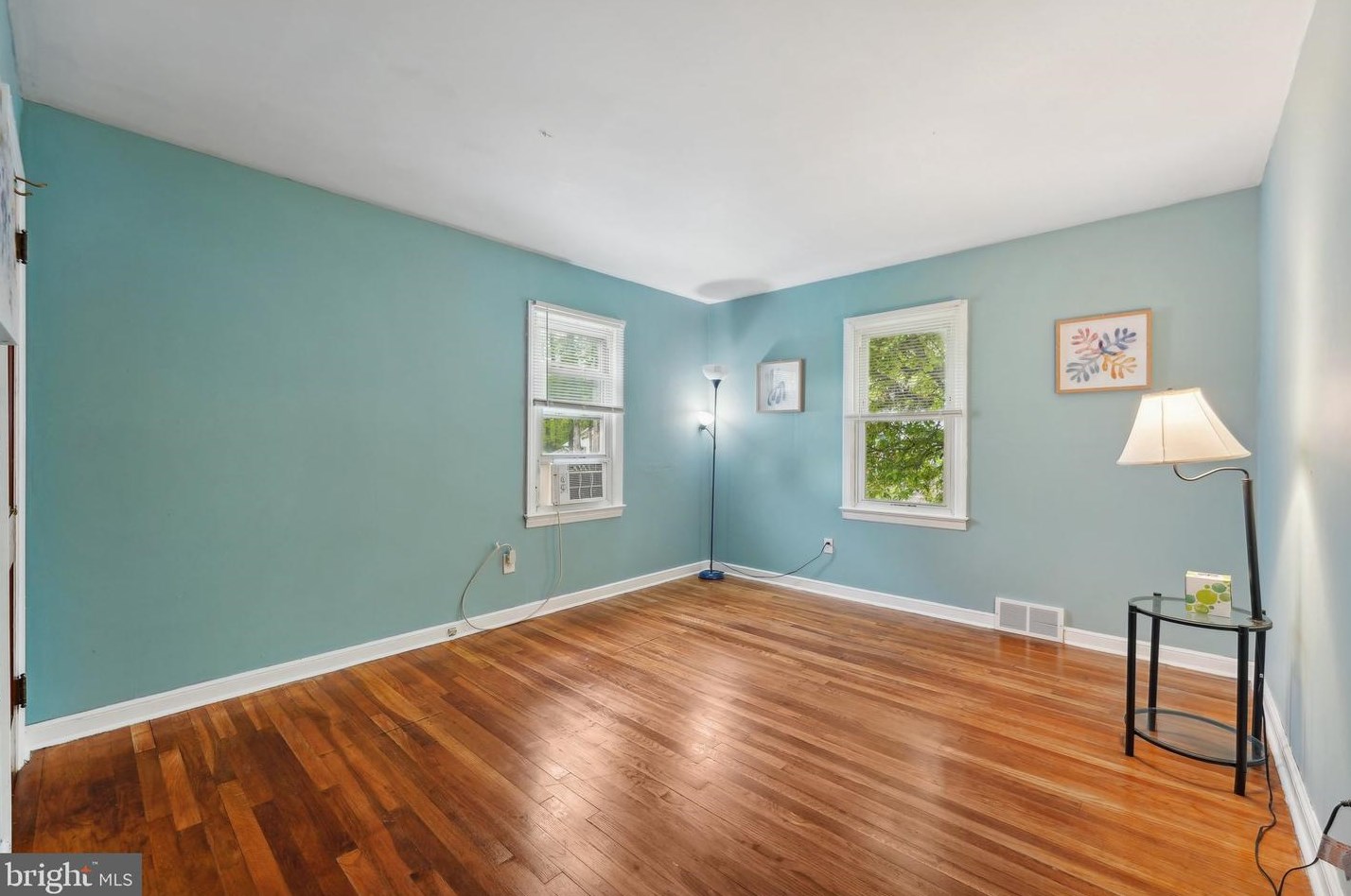 9 Hawthorne Ave, Trenton NJ  08638-2823 exterior