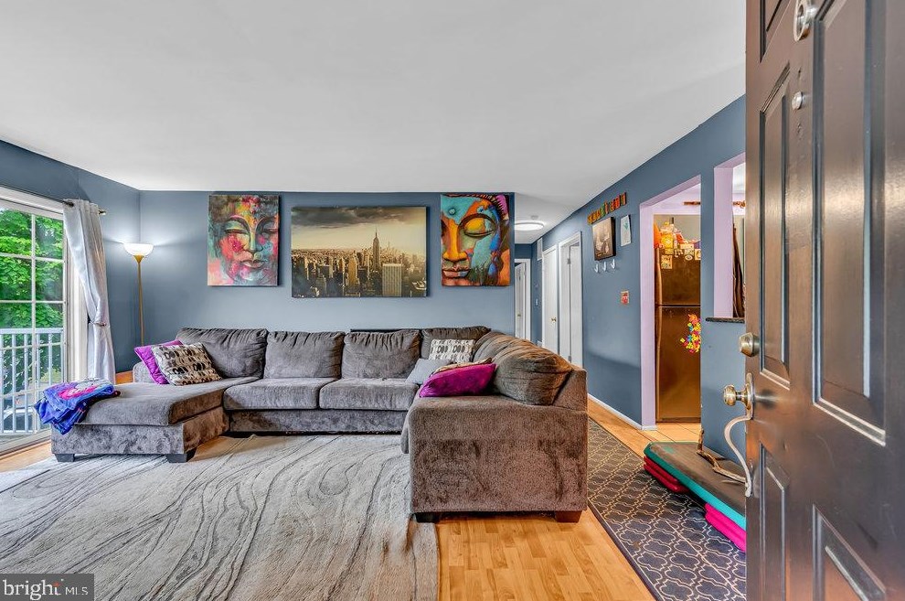 6 Lehavre Ct, Trenton NJ 08619-4719 exterior