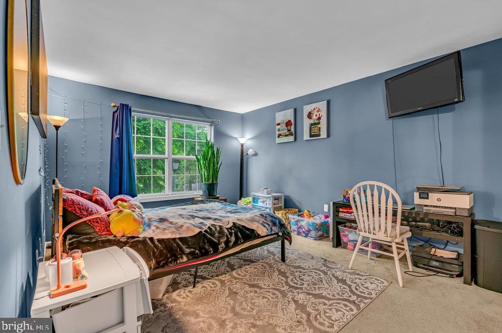 6 Lehavre Ct, Trenton NJ 08619-4719 exterior