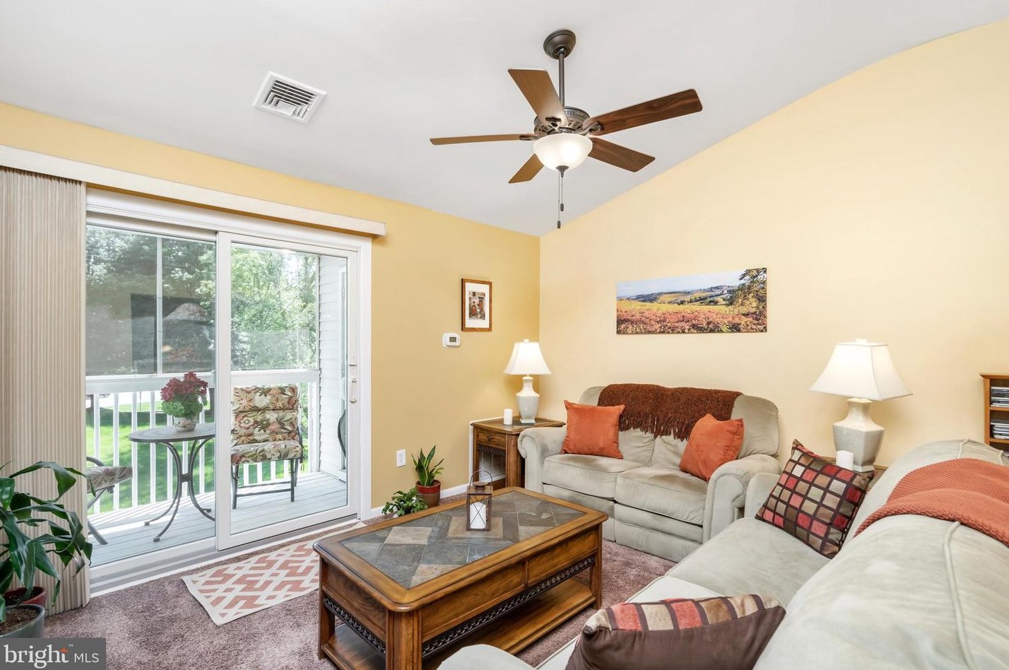 18 Pinewood Dr, Trenton NJ  08690-3346 exterior