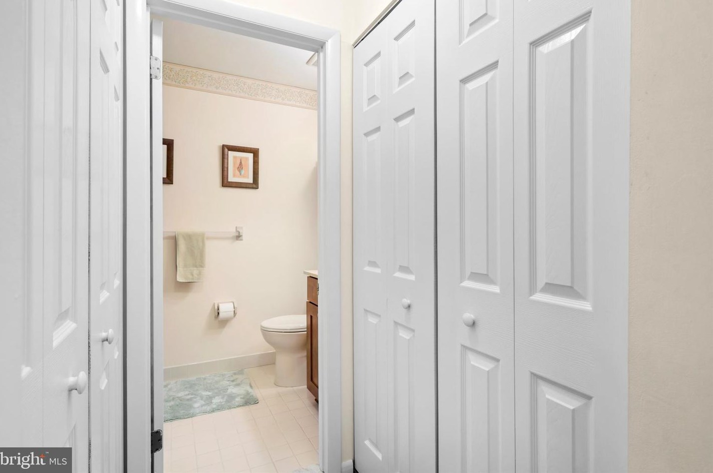 18 Pinewood Dr, Trenton NJ  08690-3346 exterior