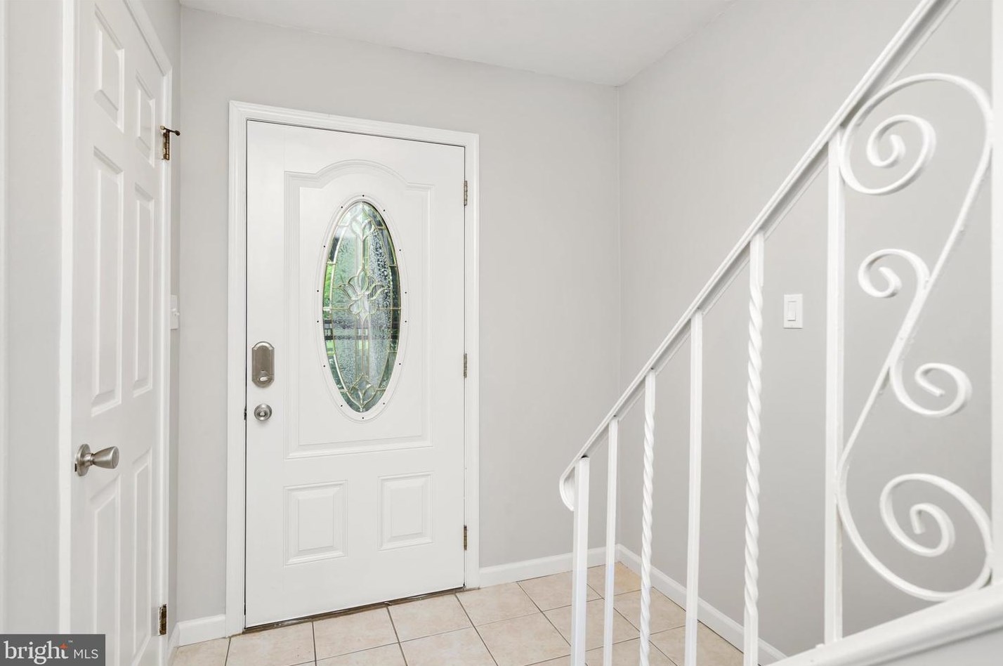 44 Topaz Ln, Trenton NJ 08690-3614 exterior