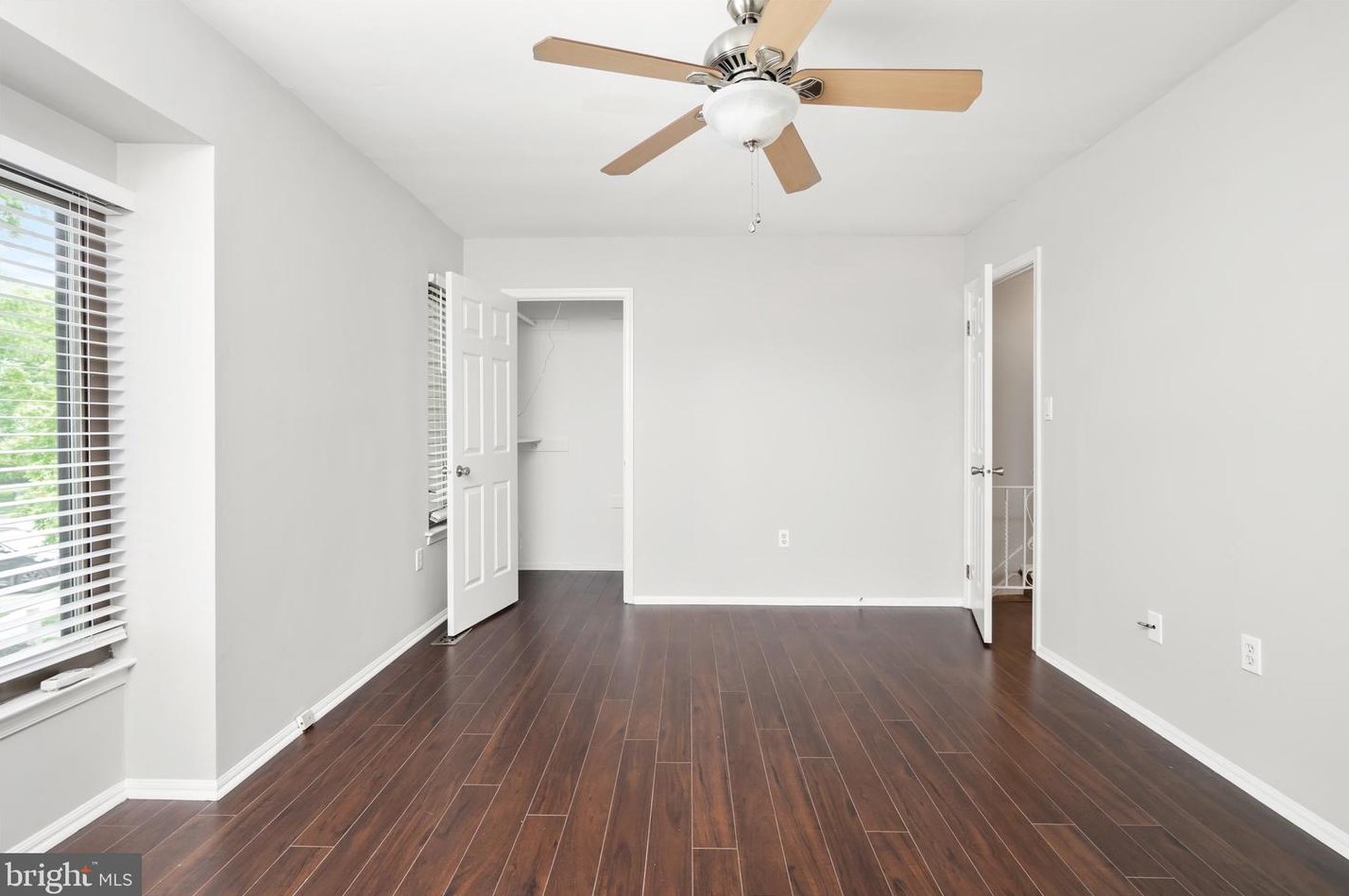 44 Topaz Ln, Trenton NJ 08690-3614 exterior