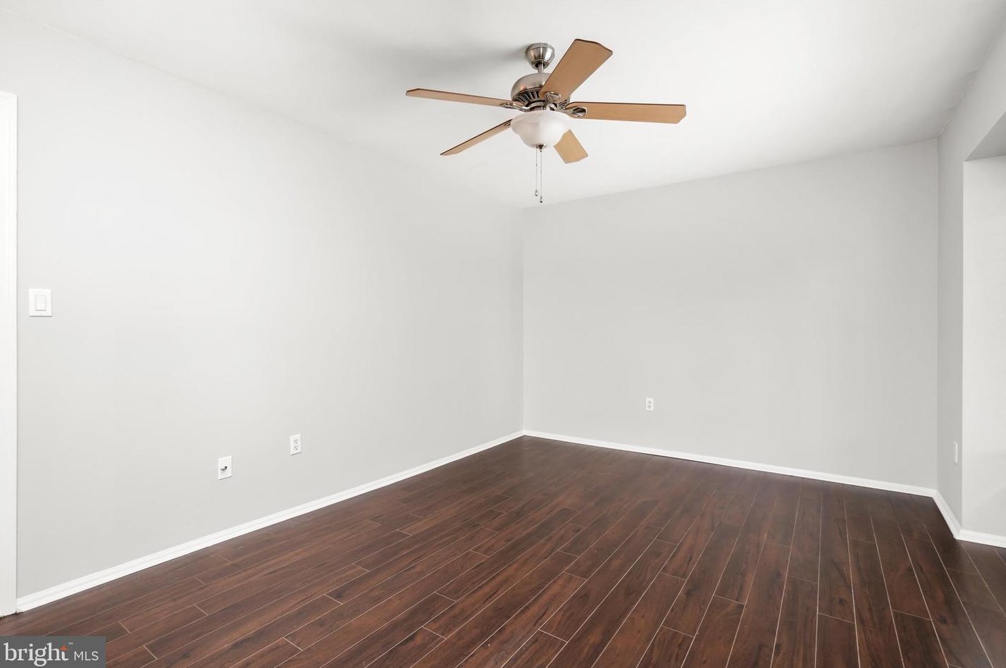 44 Topaz Ln, Trenton NJ 08690-3614 exterior