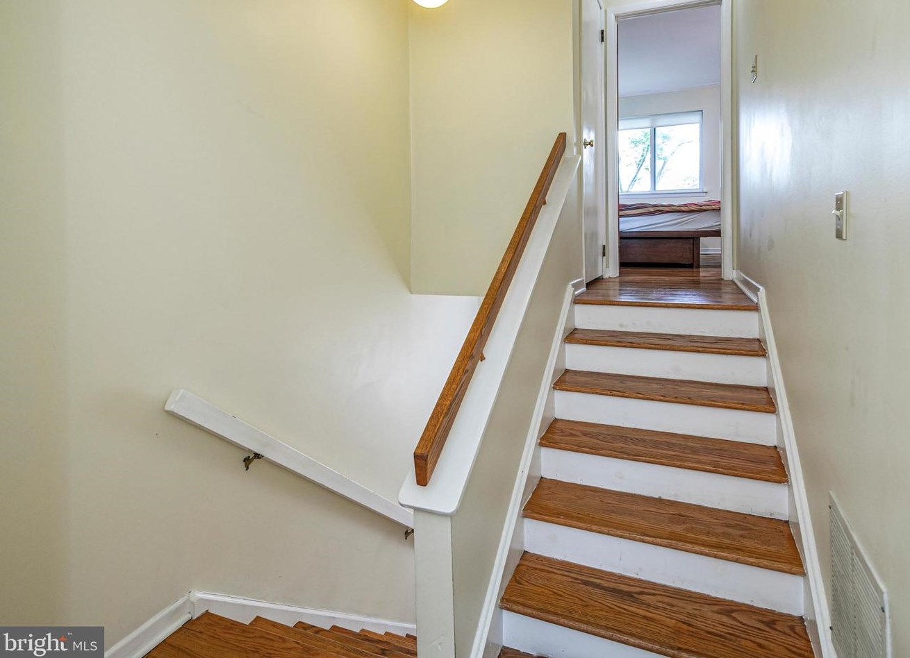 6 Mershon Dr, Princeton NJ 08540-3928 exterior