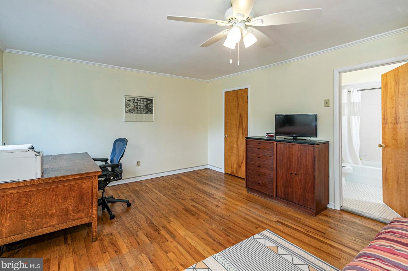 6 Mershon Dr, Princeton NJ 08540-3928 exterior