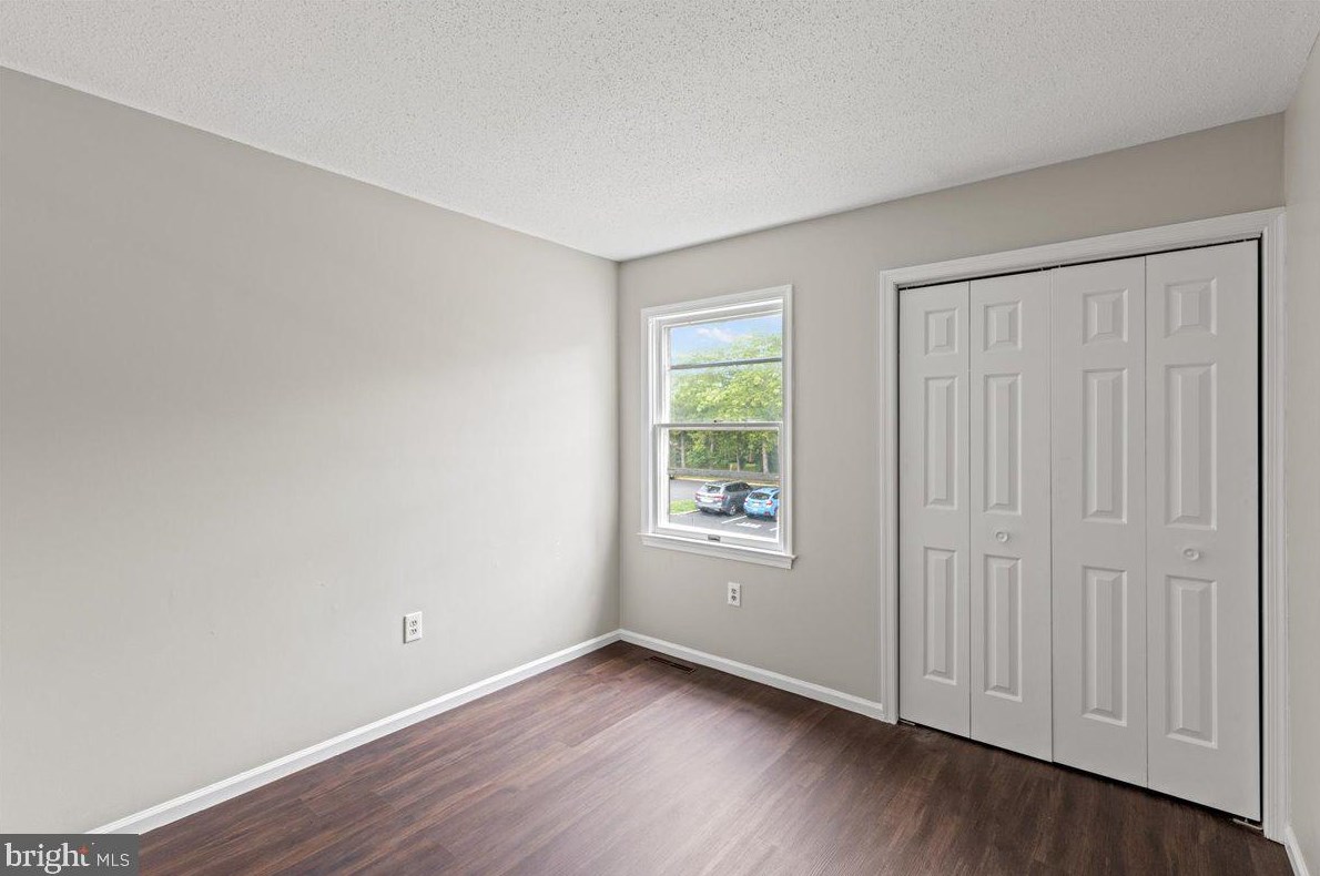 I-1 Shirley Ln, Trenton NJ 08648 exterior