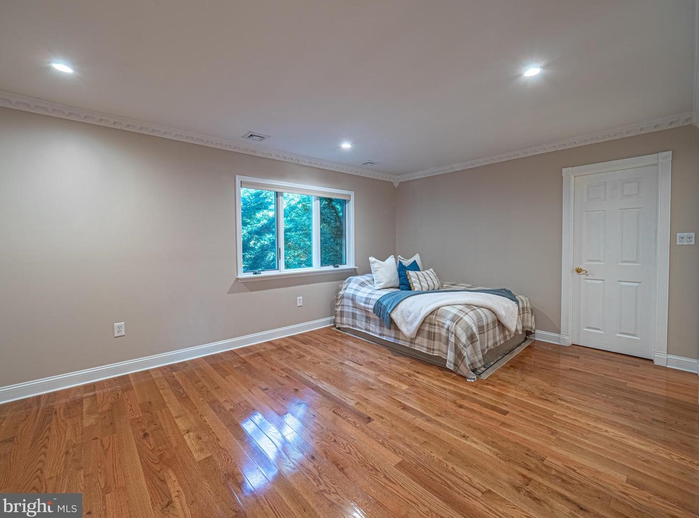 38 Floral Ave, Trenton NJ 08619-1810 exterior