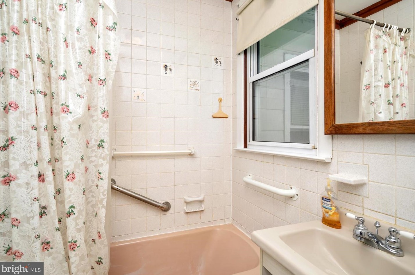 233 Tettemer Ave, Trenton NJ 08610-1521 exterior